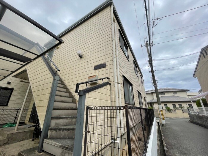 物件外観写真4　(エントランス部分)