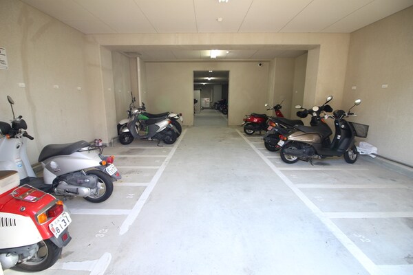 バイク置き場