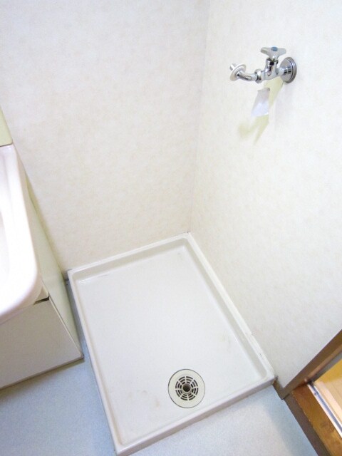 物件内観写真7　(洗濯機置場)