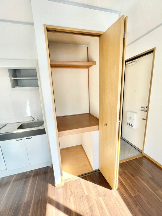 物件内観写真16　(収納)