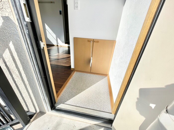 物件内観写真17　(玄関)