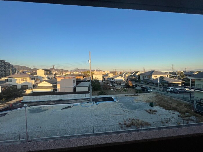 物件内観写真16　(室内からの展望)