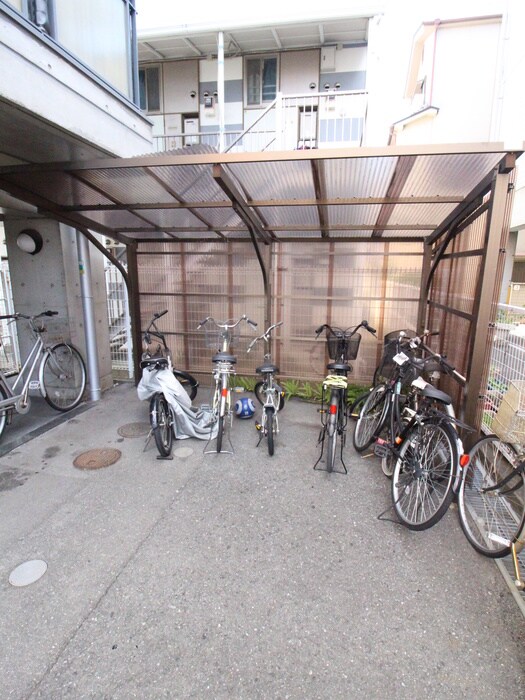 物件外観写真5　(駐輪場)