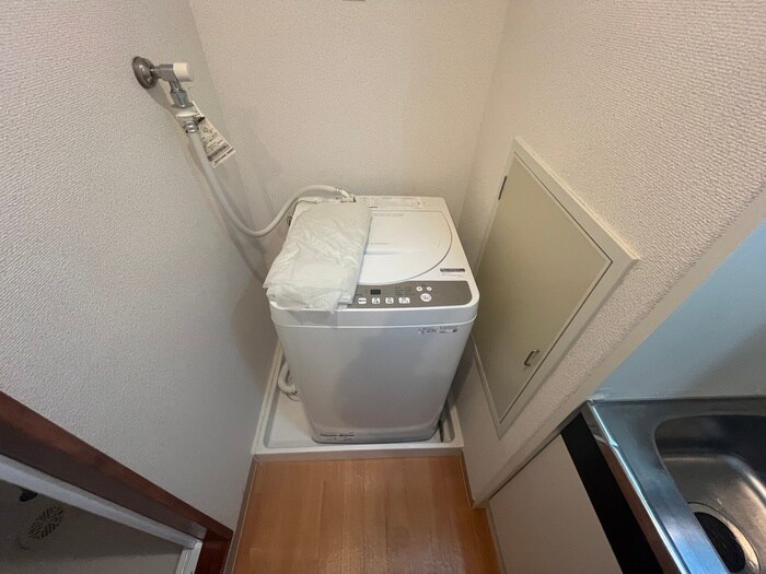 物件内観写真16　(洗濯機置場)