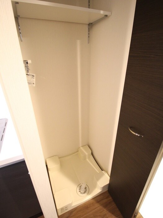 物件内観写真11　(洗濯機置場)