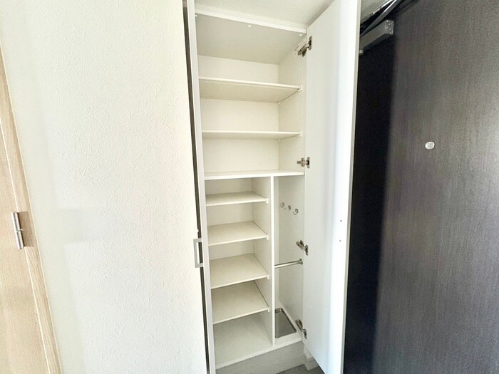 物件内観写真15　(靴箱)