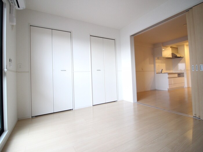 物件内観写真9　(居室)