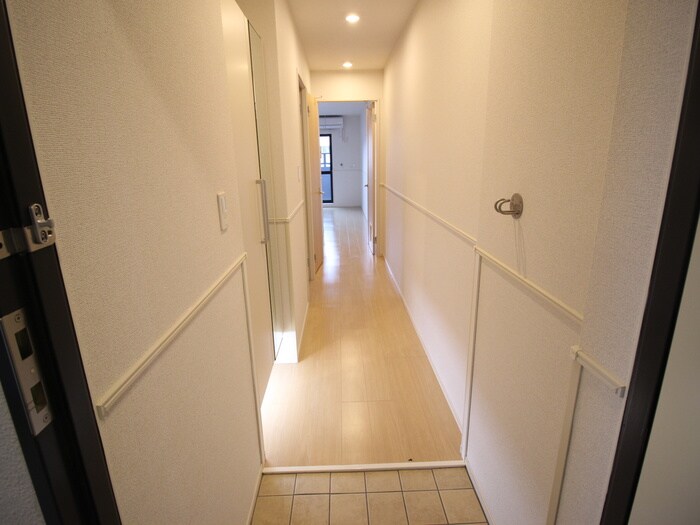 物件内観写真16　(廊下)