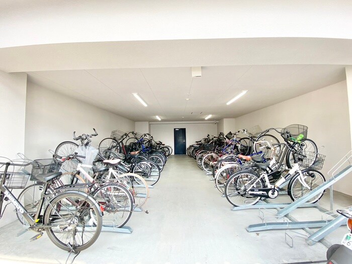 物件外観写真6　(駐輪場)