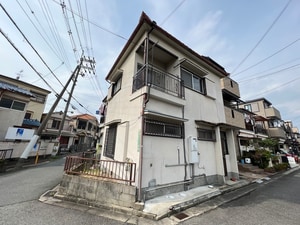 東五百住町貸家西側外観写真