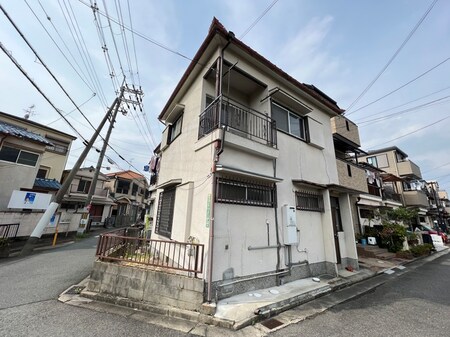 東五百住町貸家西側外観写真