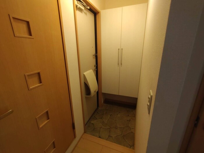 物件内観写真17　(玄関)