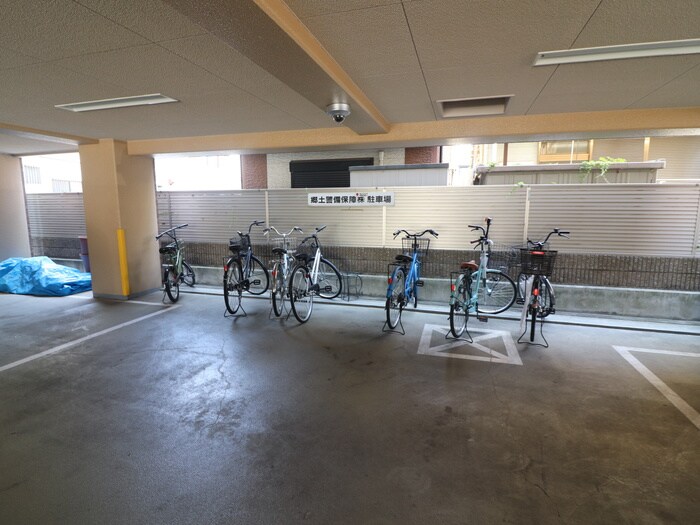 物件外観写真6　(駐輪場)