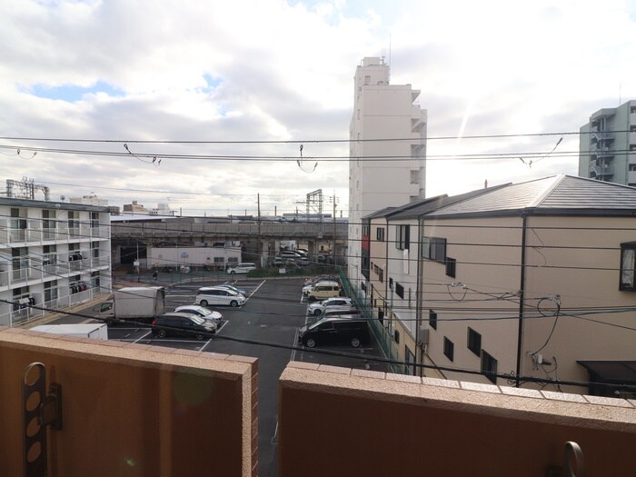 物件内観写真22　(室内からの展望)