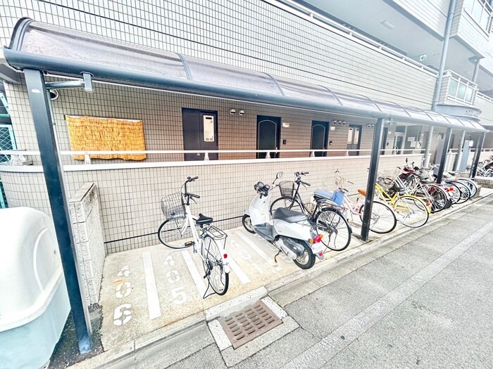 物件外観写真5　(駐輪場)