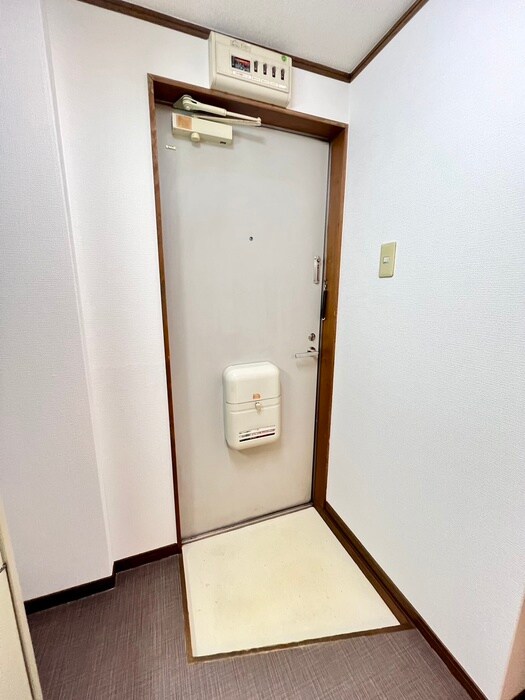 物件内観写真15　(玄関)