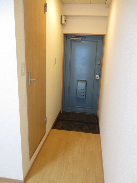 物件内観写真7　(玄関)