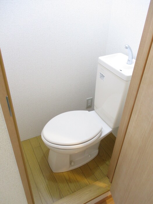 物件内観写真8　(トイレ)