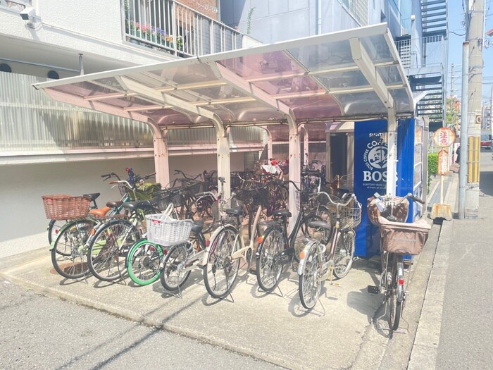 物件外観写真4　(駐輪場)