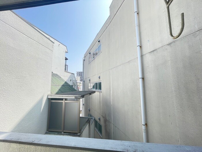 物件内観写真22　(室内からの展望)