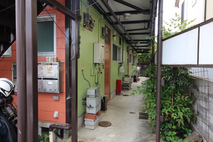 物件外観写真3　(エントランス部分)