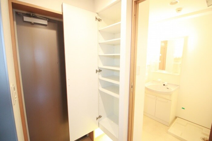 物件内観写真18　(靴箱)