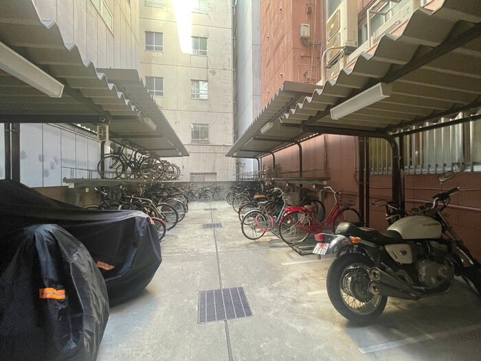 物件外観写真5　(駐輪場)