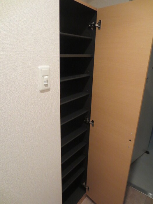 物件内観写真12　(靴箱)