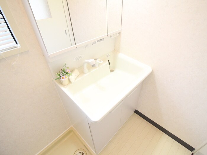 物件内観写真11　(洗面)