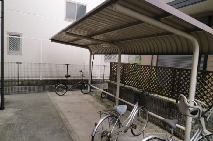 物件外観写真6　(駐輪場)