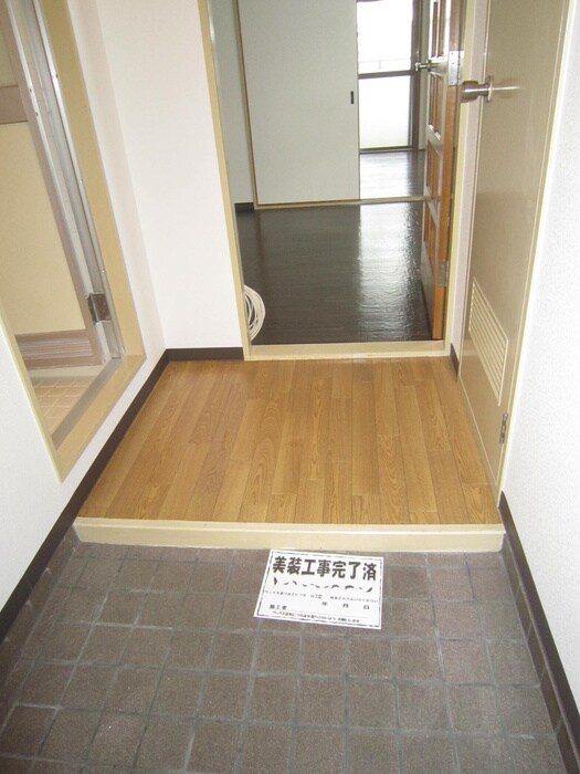 物件内観写真15　(玄関)