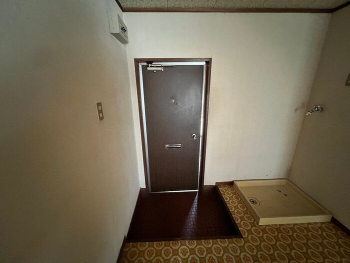 物件内観写真15　(玄関)