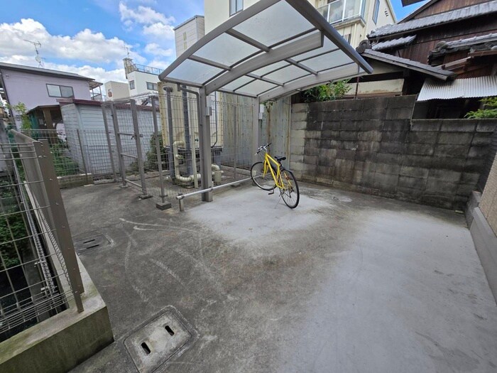 物件外観写真5　(駐輪場)