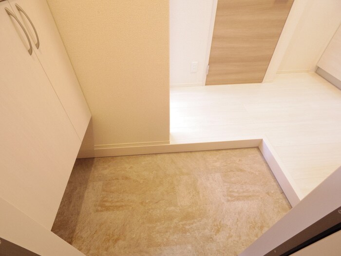 物件内観写真20　(玄関)