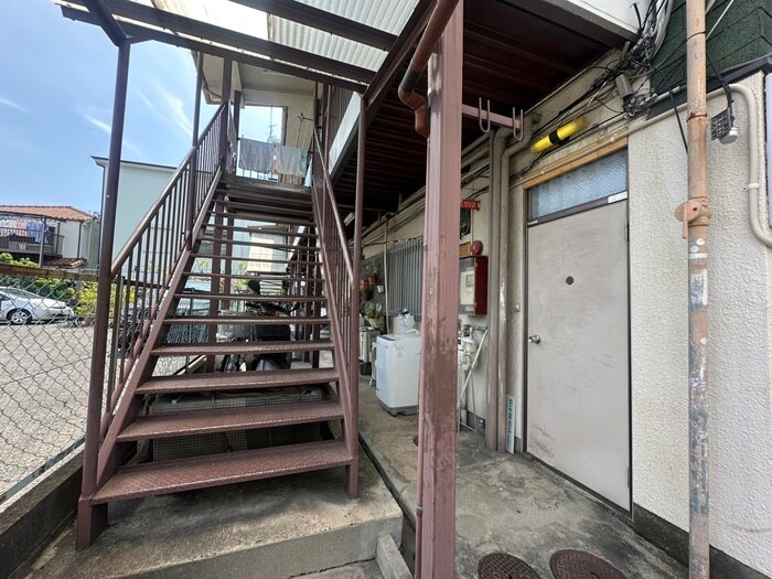 物件外観写真3　(エントランス部分)