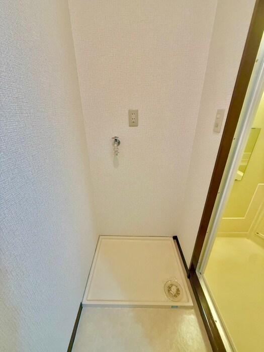 物件内観写真15　(洗濯機置場)