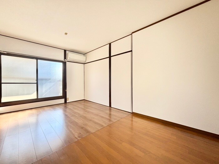 物件内観写真3　(居室)