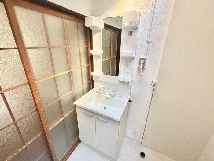 物件内観写真12　(洗面)