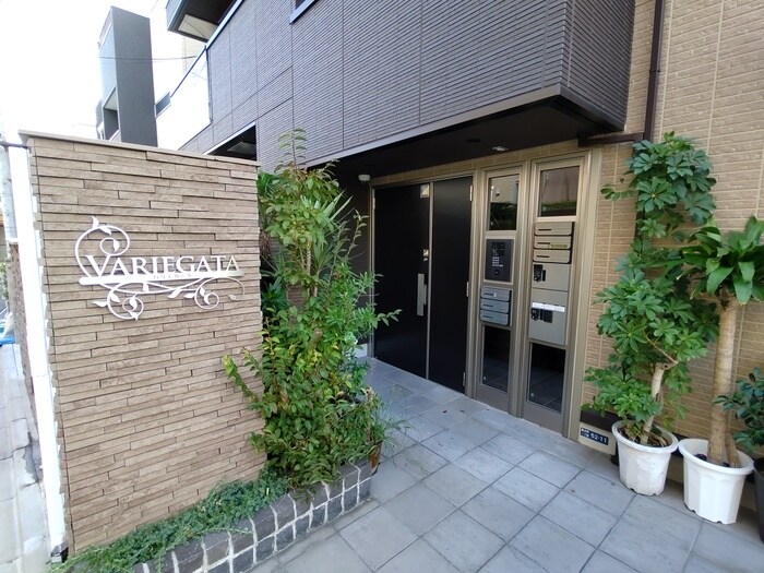 物件外観写真3　(エントランス部分)