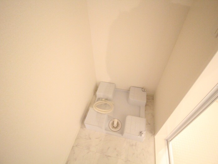 物件内観写真17　(洗濯機置場)