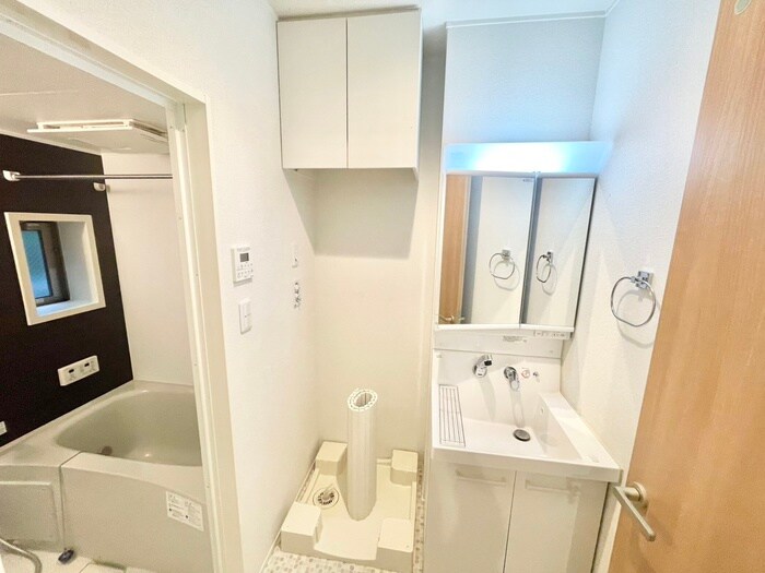 物件内観写真11　(洗濯機置場)