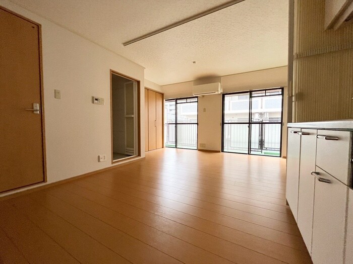 物件内観写真4　(居室)