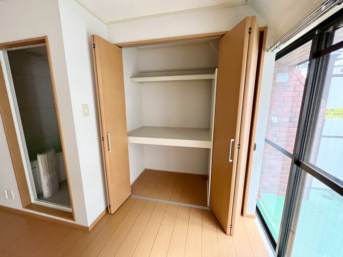 物件内観写真12　(収納)