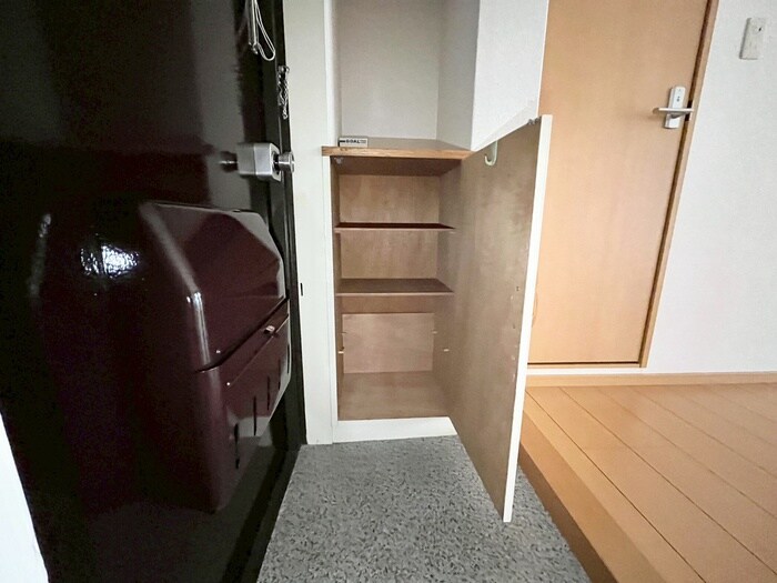 物件内観写真13　(靴箱)
