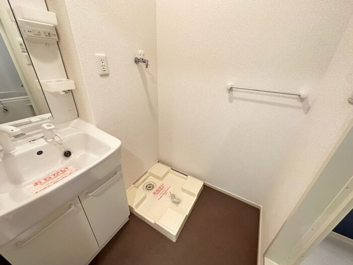 物件内観写真11　(洗濯機置場)