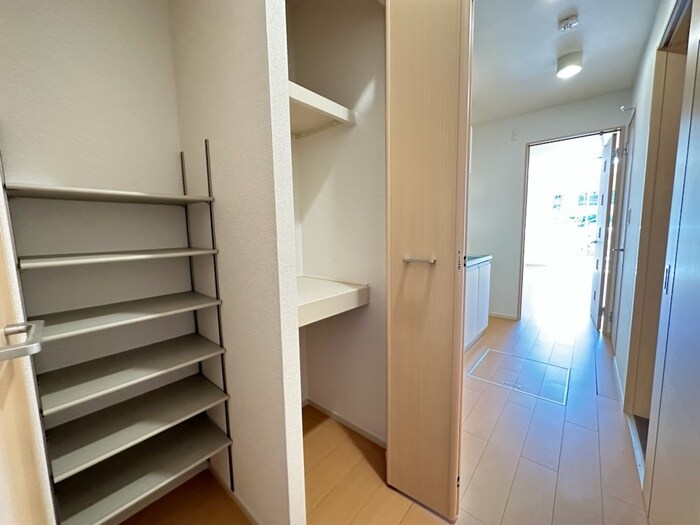 物件内観写真14　(靴箱)