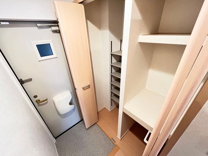 物件内観写真16　(靴箱)