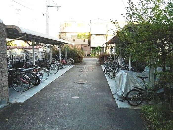物件外観写真6　(駐輪場)