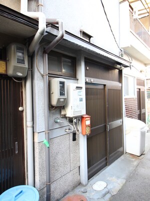 鶴橋三丁目貸家外観写真