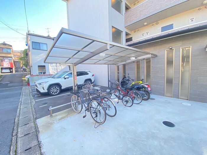 物件外観写真3　(駐輪場)